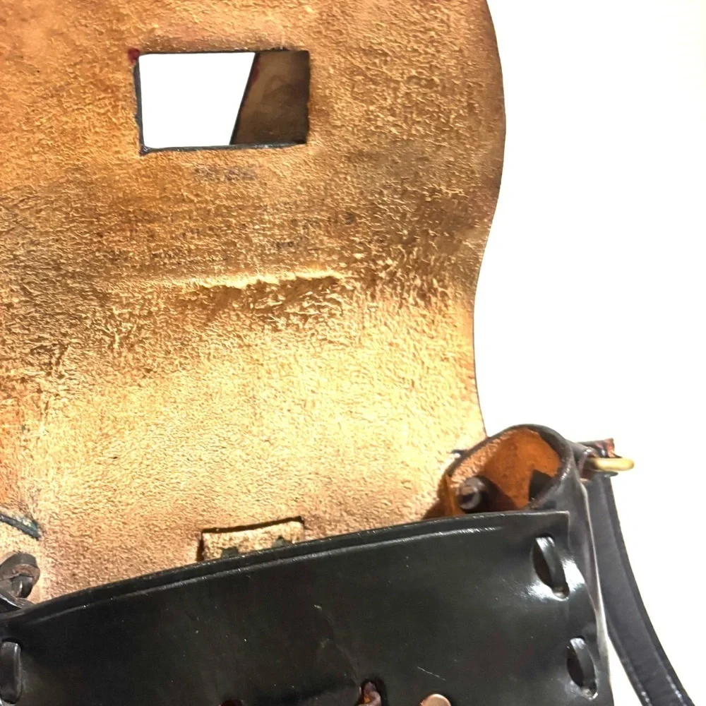 Vintage Elegant Black Leather Shoulder/ crossbody Bag